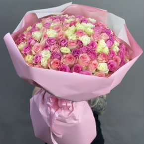 Букет из 151 кенийской розы микс (40 см) в Куровском