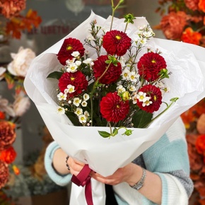 Букет "Марс" из георгин и хамелациума в Куровском