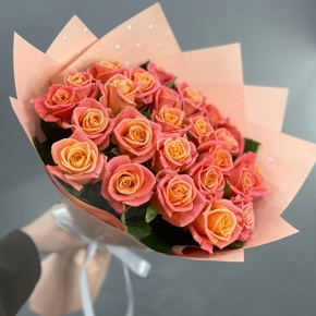 Букет из 25 роз Мисс Пигги (50 см) в Куровском