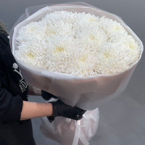 Букет из 11 белых хризантем  в Куровском