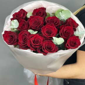 Букет из 13 роз Эквадор Эксплорер (60 см) в Куровском