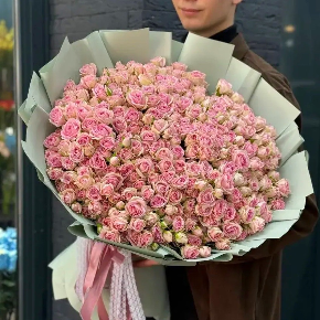 Букет из 101  нежно -розовой кустовой розы (70 см) в Куровском