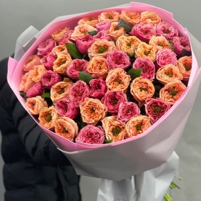 Букет "Лав ю" из 51 пионовидной розы Риджентс парк (60 см) в Куровском