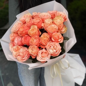Букет из 23 пионовидных роз Эквадор сорта Кахала (60см) в Куровском