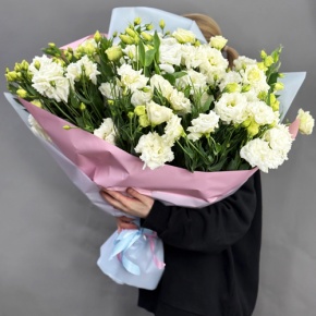 Букет "Изысканность" из 31 белой эустомы в Куровском