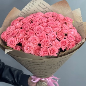 Букет из 15 кустовых коралловых роз (60 см) в Куровском