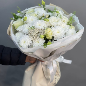 Букет "Меланхолия" из роз и хризантем в Куровском