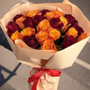 Букет "Благородный" из 27 Кенийских роз микс (40 см) в Куровском