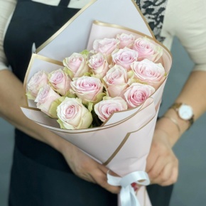 Букет из 15 пудровых роз Кения (40 см) в Куровском
