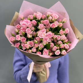 Букет  из 19 кустовых роз (60 см) в Куровском