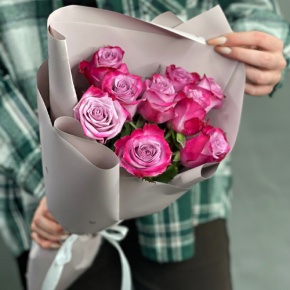 Букет "Сесилия" из 9 фиолетовых роз кения (40 см) в Куровском