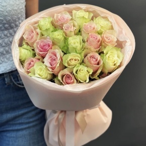 Букет из 21 нежной розы (40 см) в Куровском