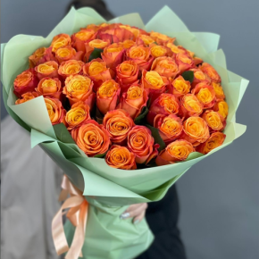 Букет из 71 огненной розы (40 см) в Куровском