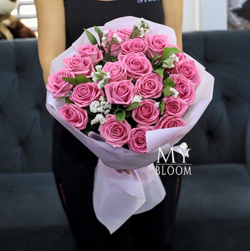 Букет из 21 розовой розы Аква (50 см) в Куровском