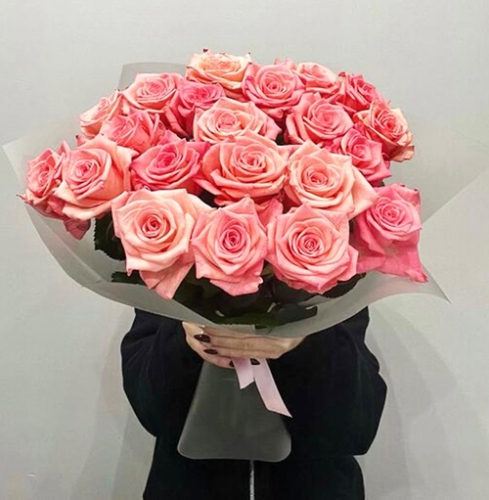 Букет из 21 розовой розы (50 см) в Куровском