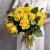 Букет из 25 лимонных роз с рускусом (40 см) в Куровском